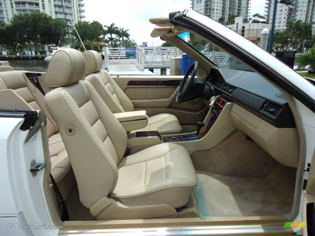 Parchment Interior 1994 Mercedes-Benz E 320 Convertible Photo #69991785