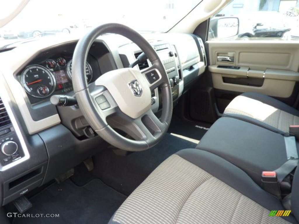 2011 Ram 1500 SLT Quad Cab 4x4 - Bright Silver Metallic / Dark Slate Gray/Medium Graystone photo #7