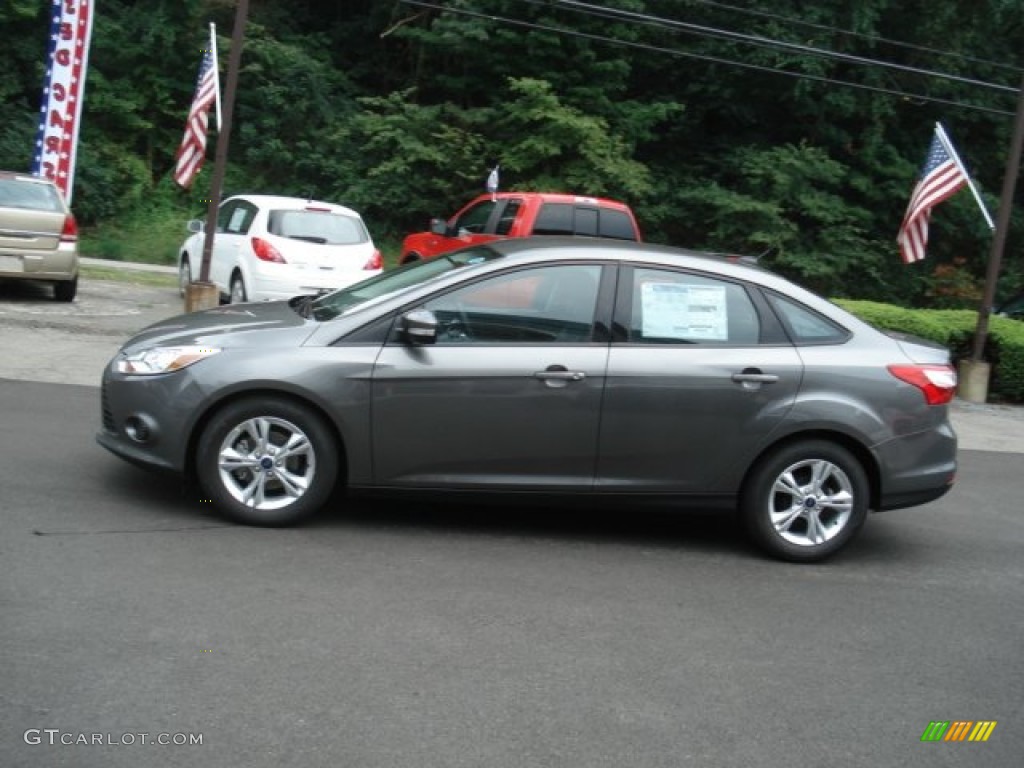 Sterling Gray 2013 Ford Focus SE Sedan Exterior Photo #69995463