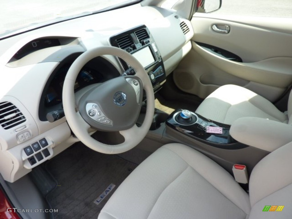 Light Gray Interior 2012 Nissan LEAF SL Photo #69995674