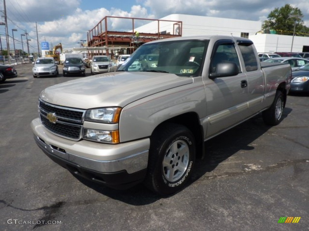 2006 Silverado 1500 LS Extended Cab 4x4 - Silver Birch Metallic / Dark Charcoal photo #3