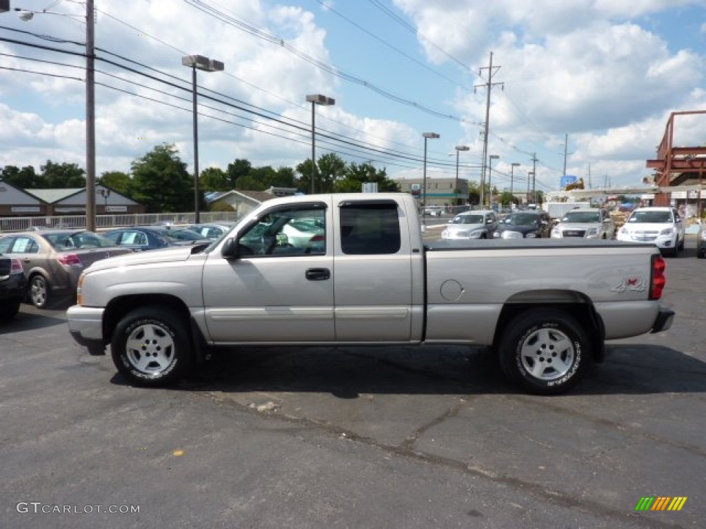 2006 Silverado 1500 LS Extended Cab 4x4 - Silver Birch Metallic / Dark Charcoal photo #4