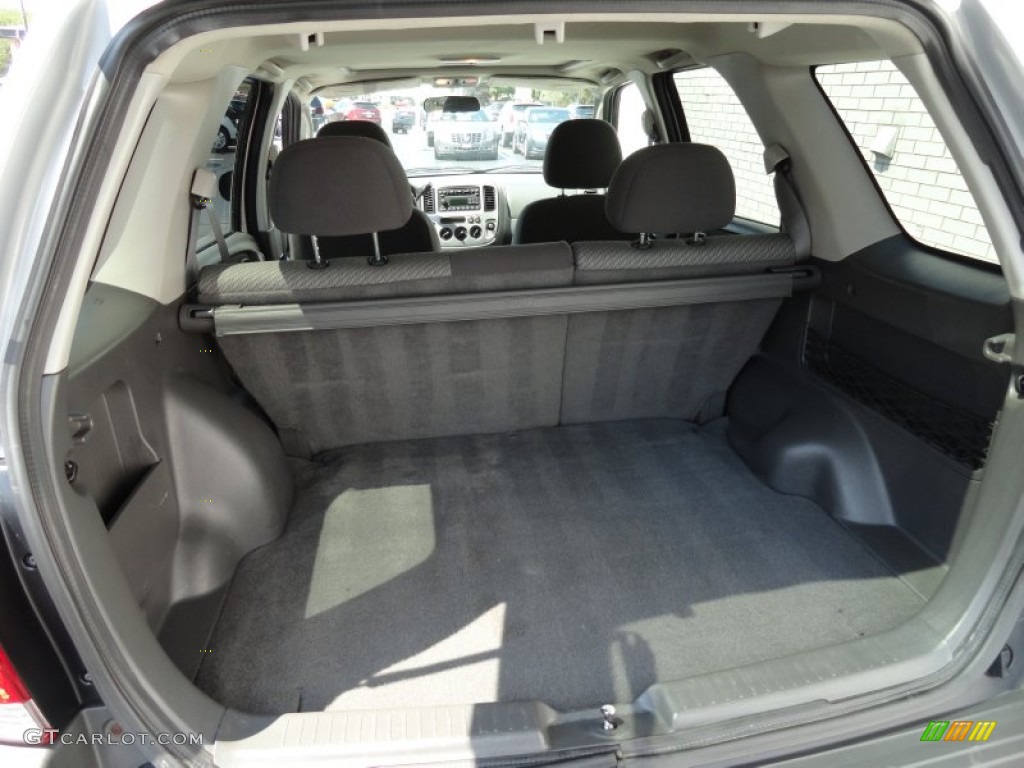 2003 Ford Escape XLT V6 4WD Trunk Photos