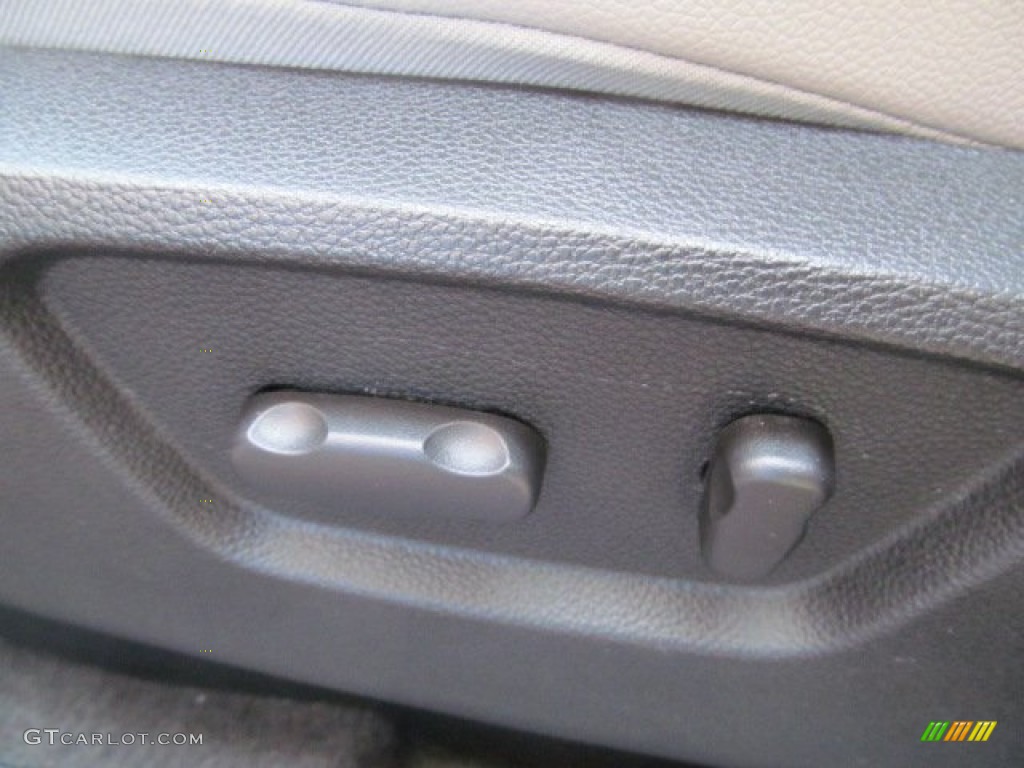 2012 Chevrolet Captiva Sport LTZ AWD Controls Photo #70006226
