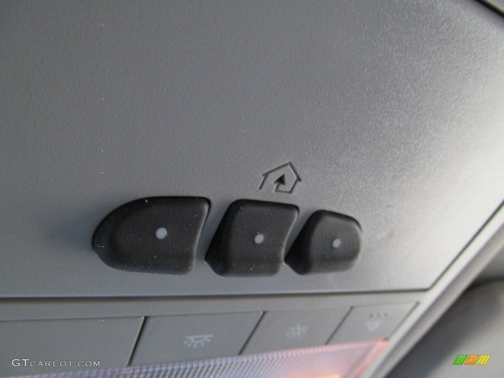 2012 Chevrolet Captiva Sport LTZ AWD Controls Photo #70006359