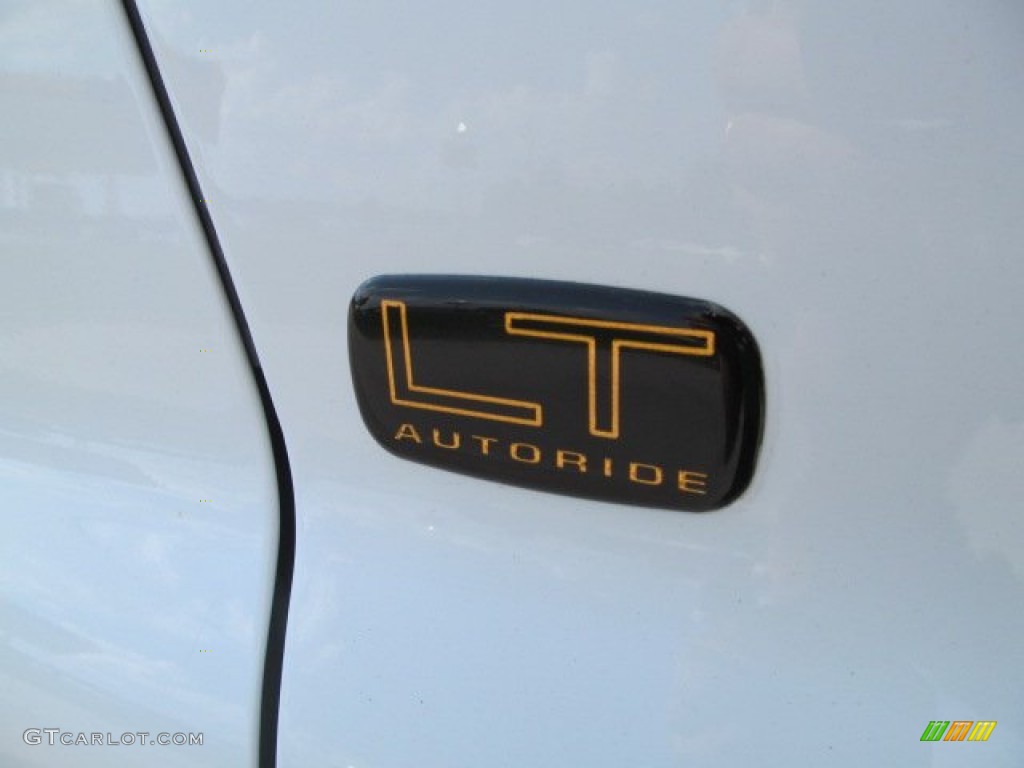 2006 Tahoe LT 4x4 - Summit White / Gray/Dark Charcoal photo #5