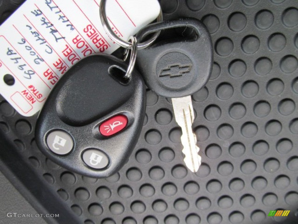 2006 Tahoe LT 4x4 - Summit White / Gray/Dark Charcoal photo #34