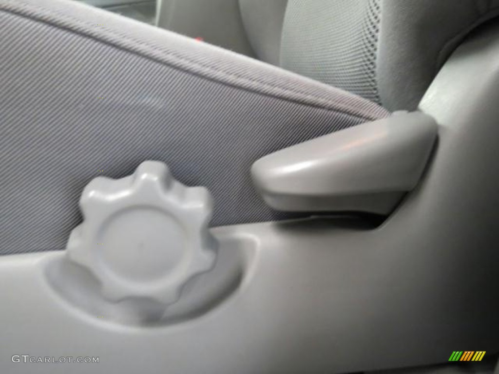 2005 Toyota Tacoma X-Runner Controls Photo #70008840