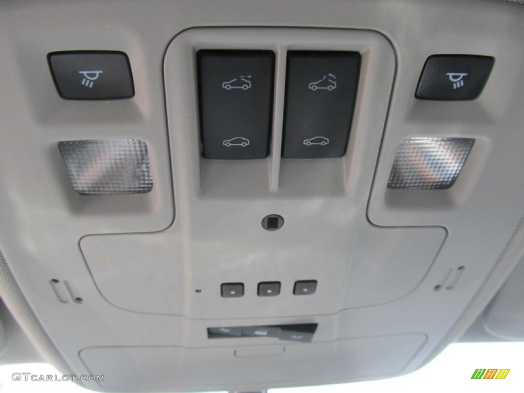 2013 Chevrolet Malibu LT Controls Photo #70008996