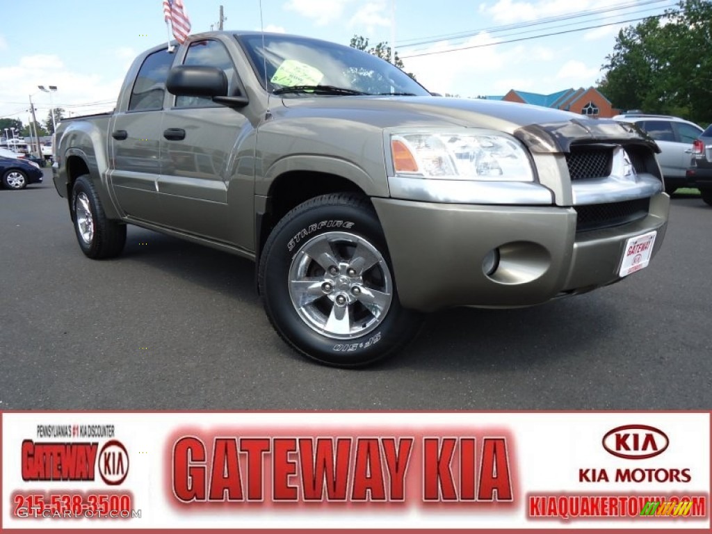 2006 Raider XLS Double Cab 4x4 - Sahara Sand / Khaki photo #1