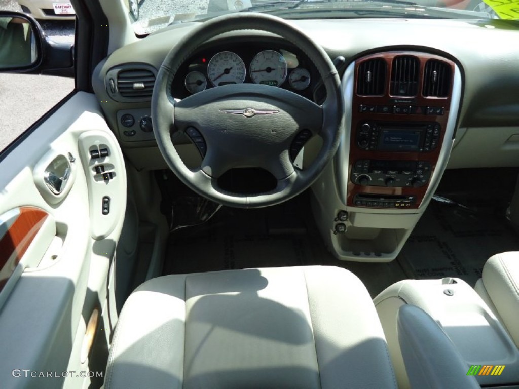 2006 Chrysler Town & Country Limited Medium Slate Gray Dashboard Photo #70012732