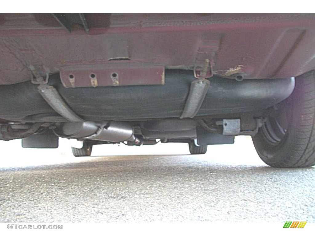 1993 Saab 900 S Coupe Undercarriage Photo #70013431