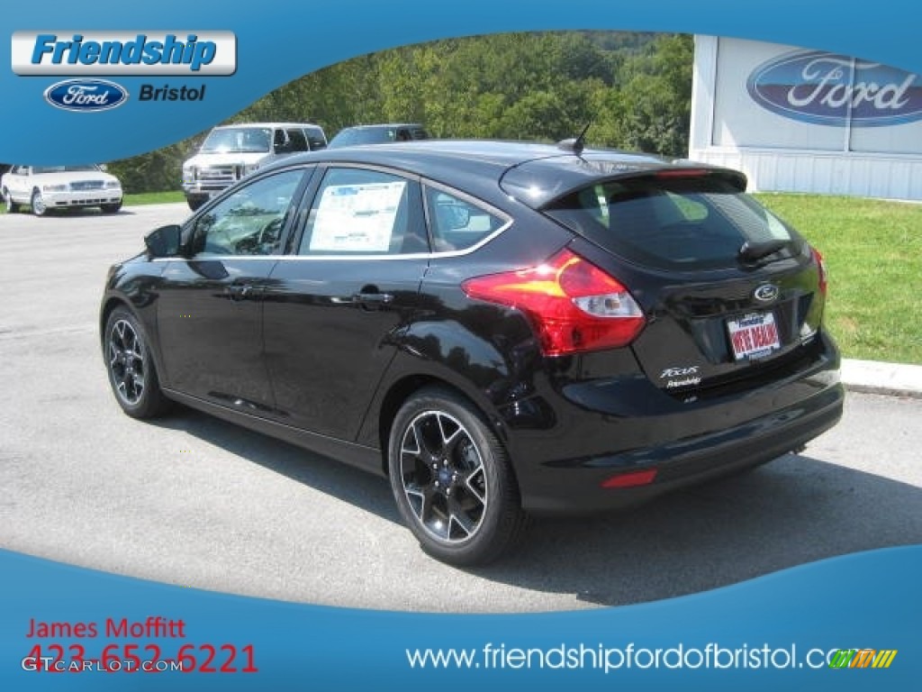 2012 Focus Titanium 5-Door - Tuxedo Black Metallic / Charcoal Black Leather photo #8