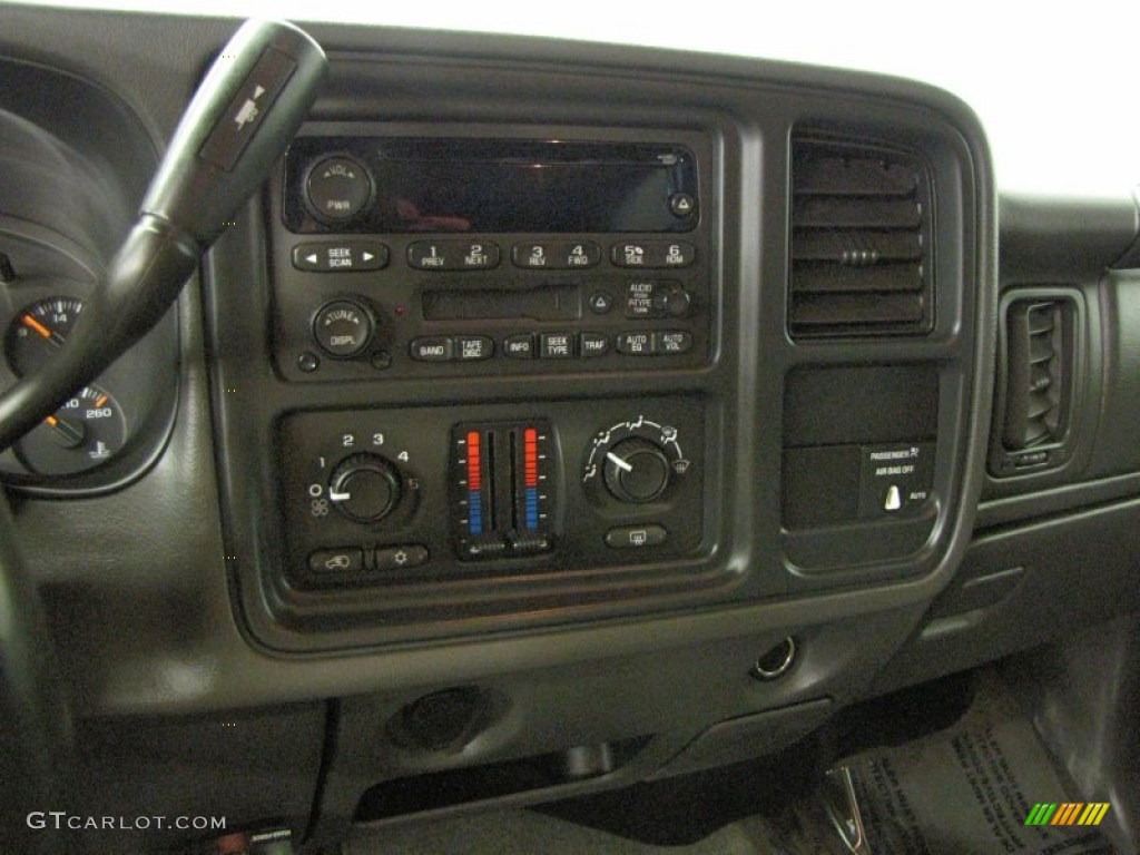 2004 Chevrolet Silverado 1500 Z71 Extended Cab 4x4 Controls Photo #70013883