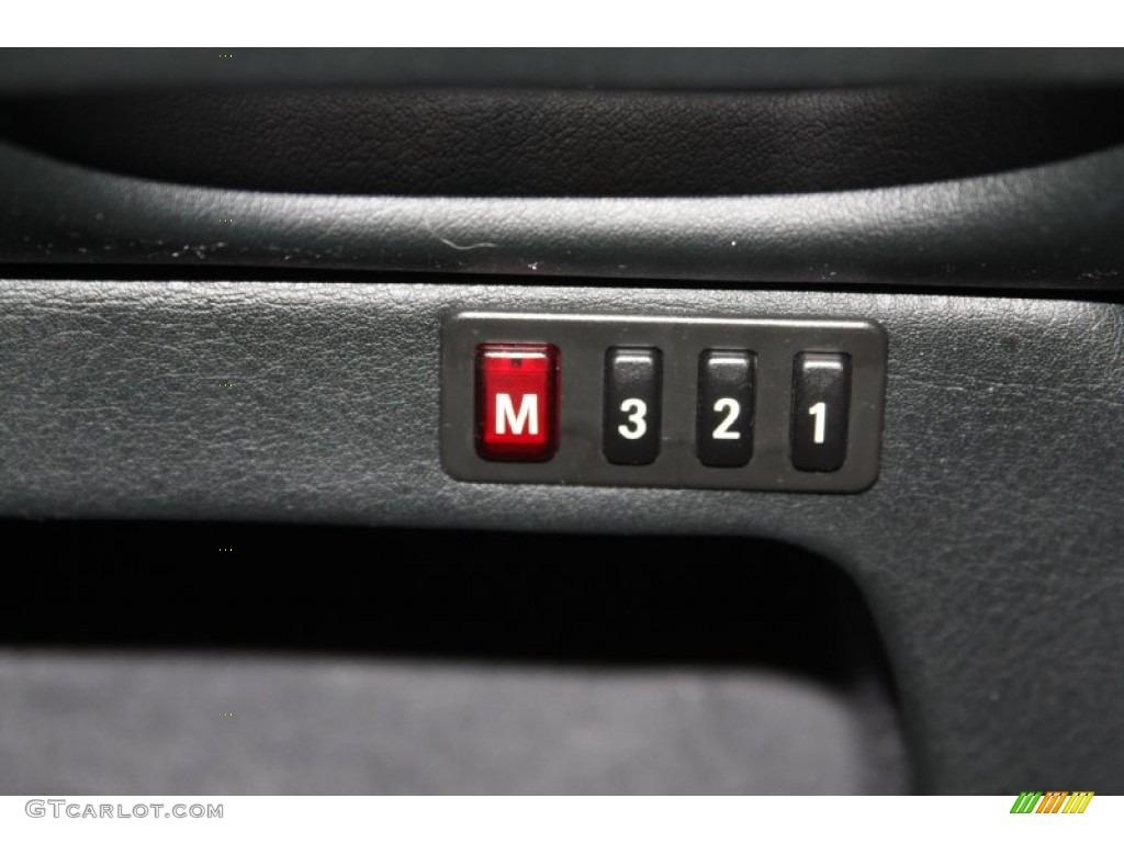 2003 BMW 5 Series 525i Sport Wagon Controls Photo #70015492