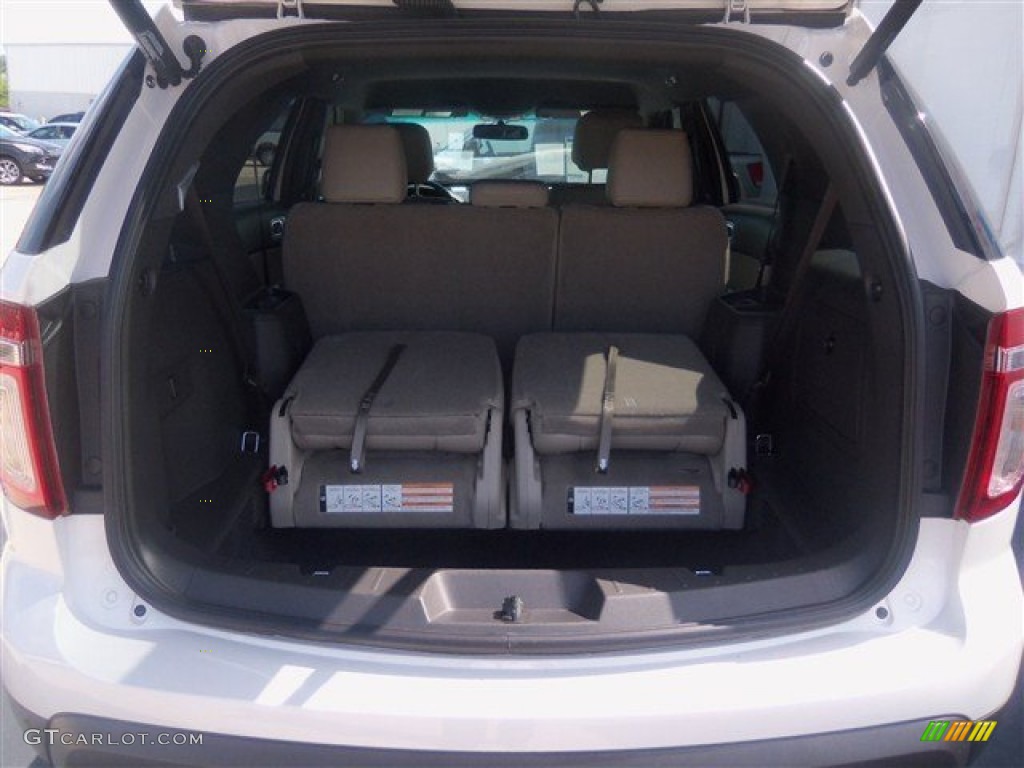 2013 Explorer FWD - Oxford White / Medium Light Stone photo #19