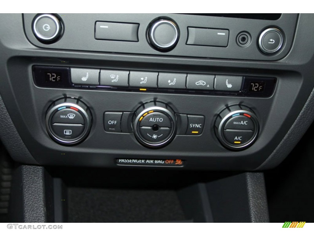 2013 Volkswagen Jetta GLI Autobahn Controls Photo #70018861