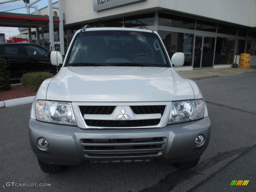 2006 Montero Limited 4x4 - Viking White / Charcoal photo #9