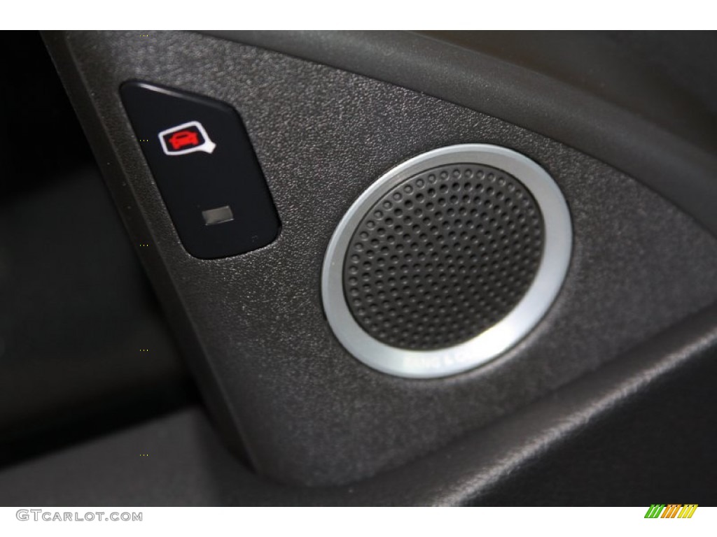 2010 Audi A5 2.0T quattro Coupe Audio System Photos