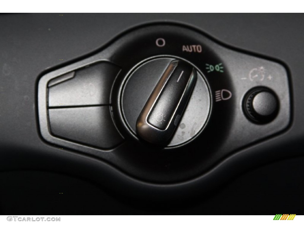 2010 Audi A5 2.0T quattro Coupe Controls Photo #70020817