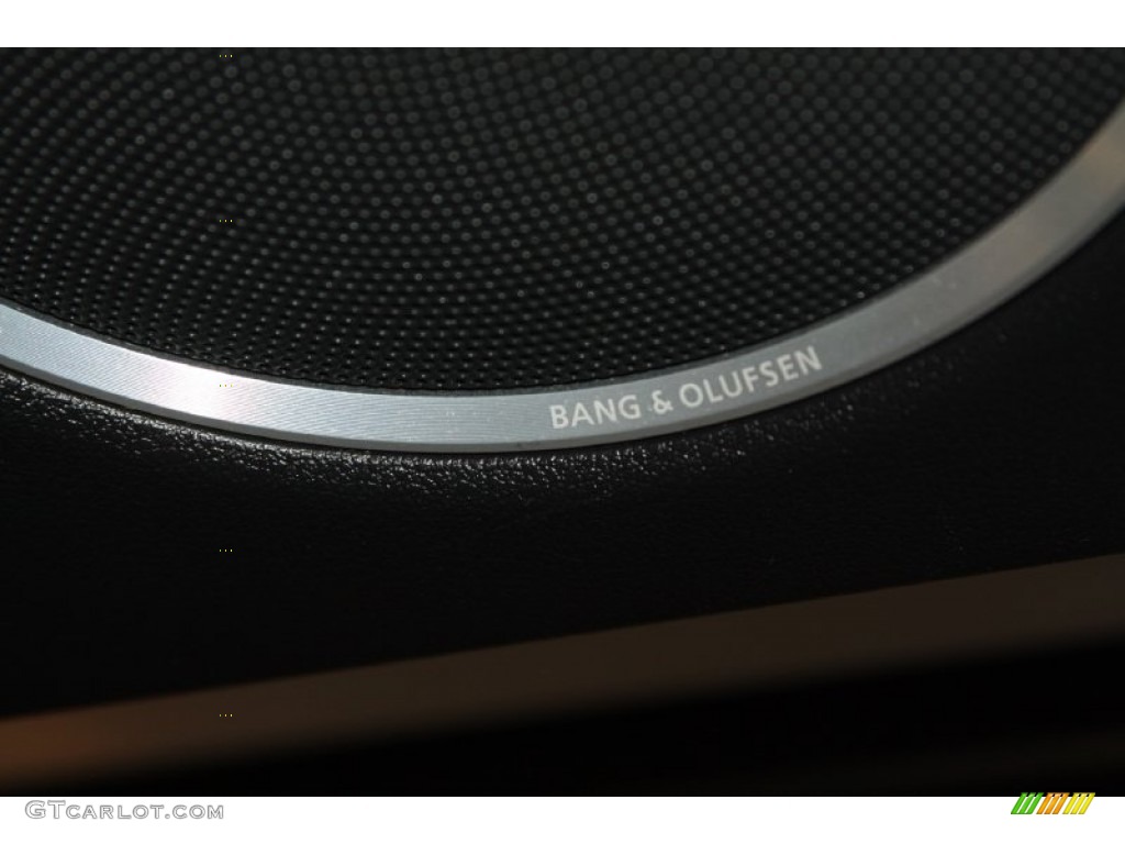 2011 Audi Q5 3.2 quattro Audio System Photo #70021613