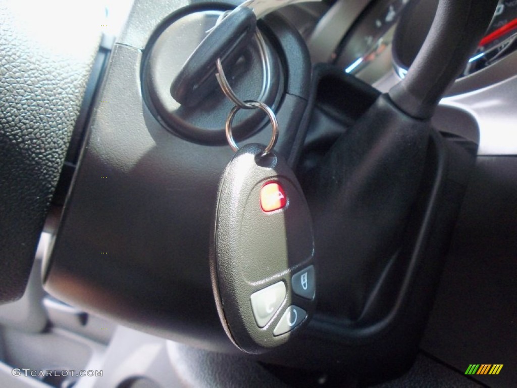 2013 Chevrolet Silverado 2500HD LT Crew Cab 4x4 Keys Photos