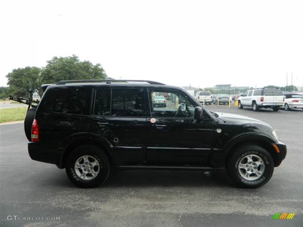 2003 Montero Limited 4x4 - Solano Black Pearl / Charcoal photo #8