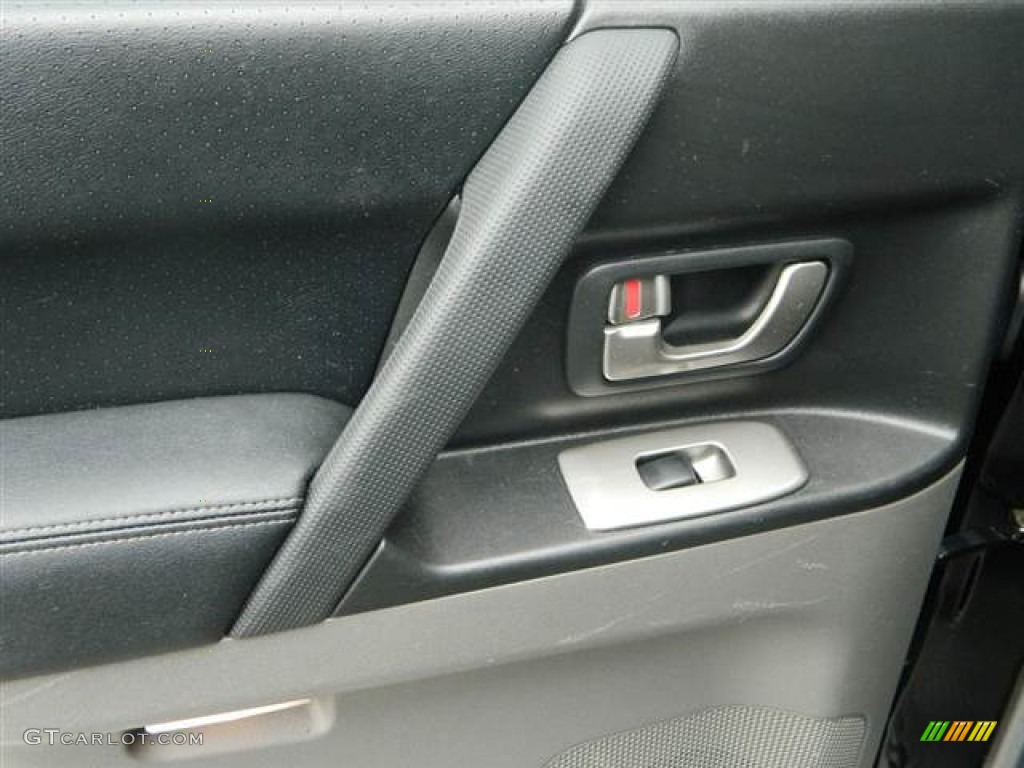 2003 Montero Limited 4x4 - Solano Black Pearl / Charcoal photo #13