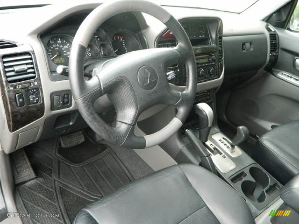 2003 Montero Limited 4x4 - Solano Black Pearl / Charcoal photo #19