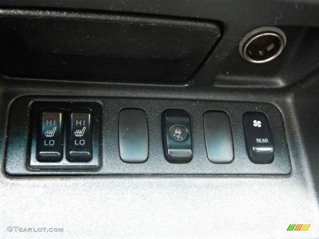 2003 Montero Limited 4x4 - Solano Black Pearl / Charcoal photo #30