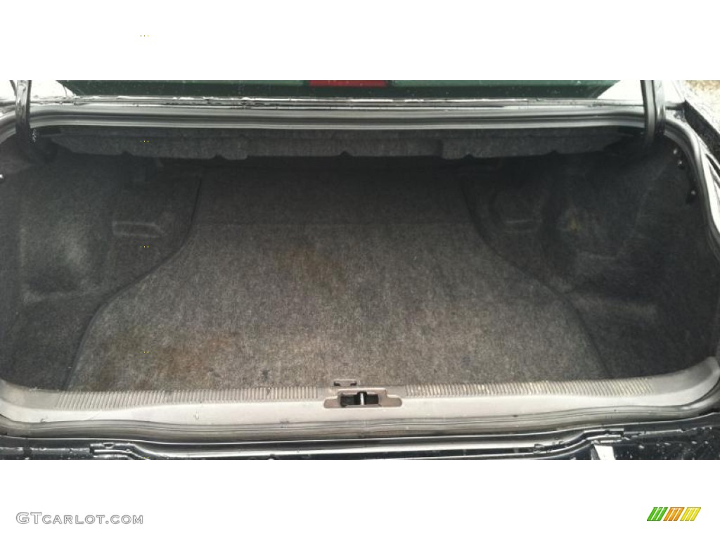 2002 Lincoln LS V8 Trunk Photos