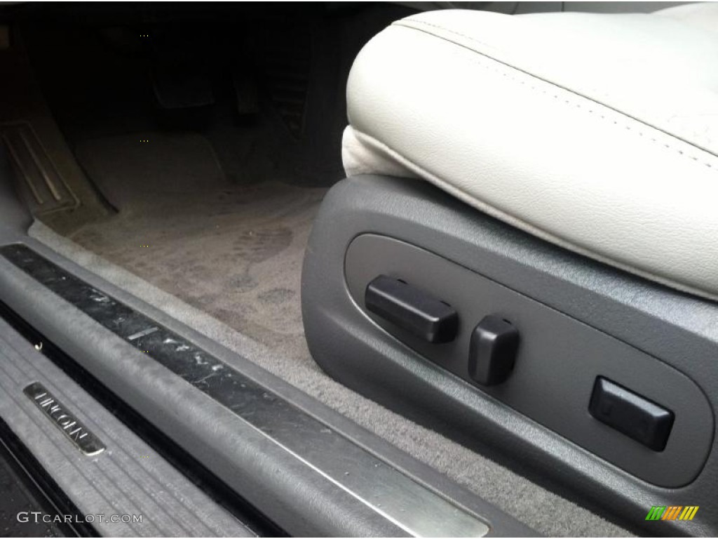 2002 Lincoln LS V8 Controls Photo #70029808