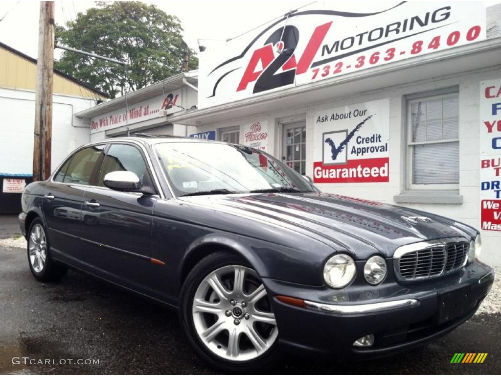 2004 XJ Vanden Plas - Dark Blue Grey Pearl Metallic / Ivory photo #1