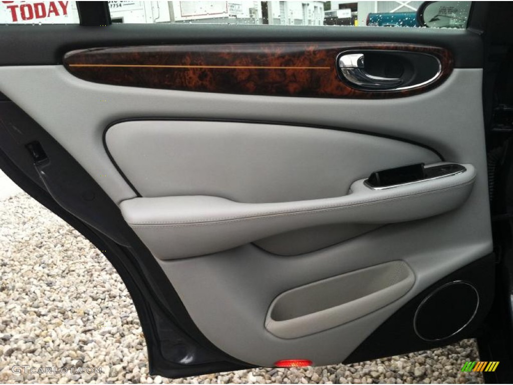 2004 Jaguar XJ Vanden Plas Ivory Door Panel Photo #70030341