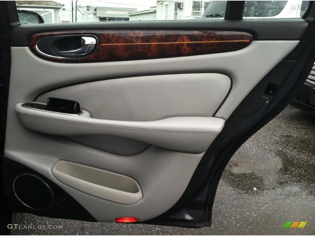 2004 Jaguar XJ Vanden Plas Ivory Door Panel Photo #70030353