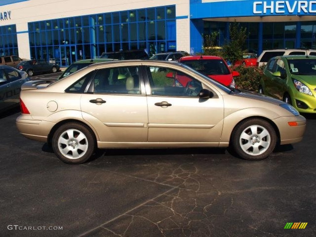 2002 Focus ZTS Sedan - Fort Knox Gold / Medium Parchment photo #1