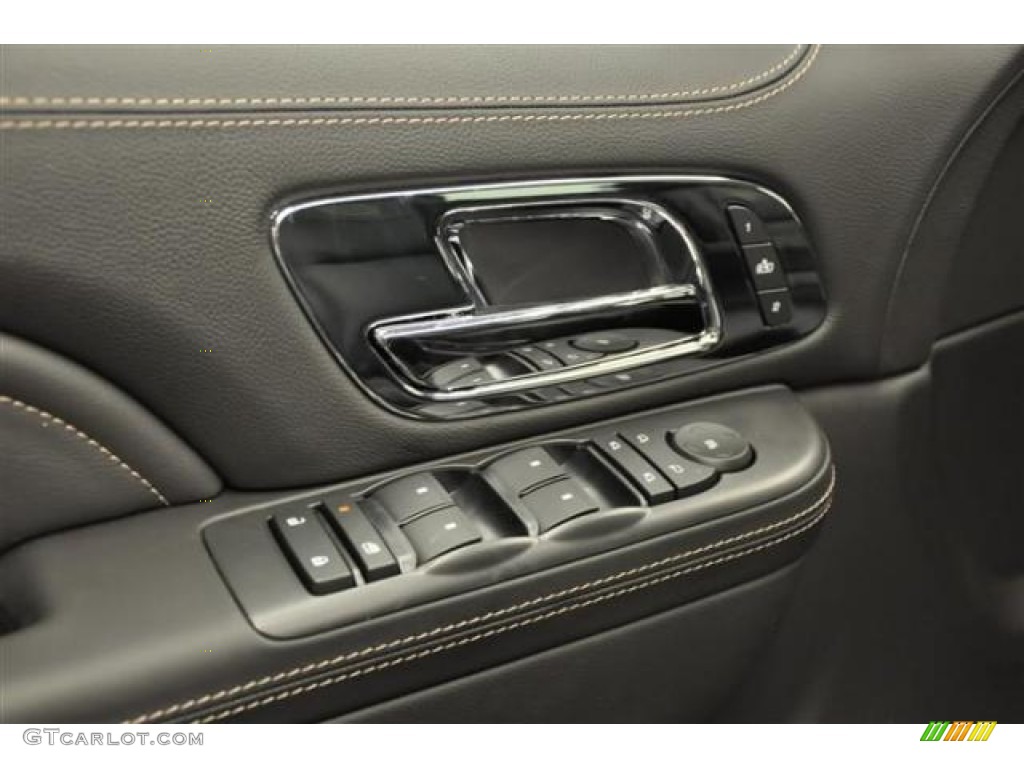 2013 Cadillac Escalade ESV Platinum AWD Controls Photo #70032556