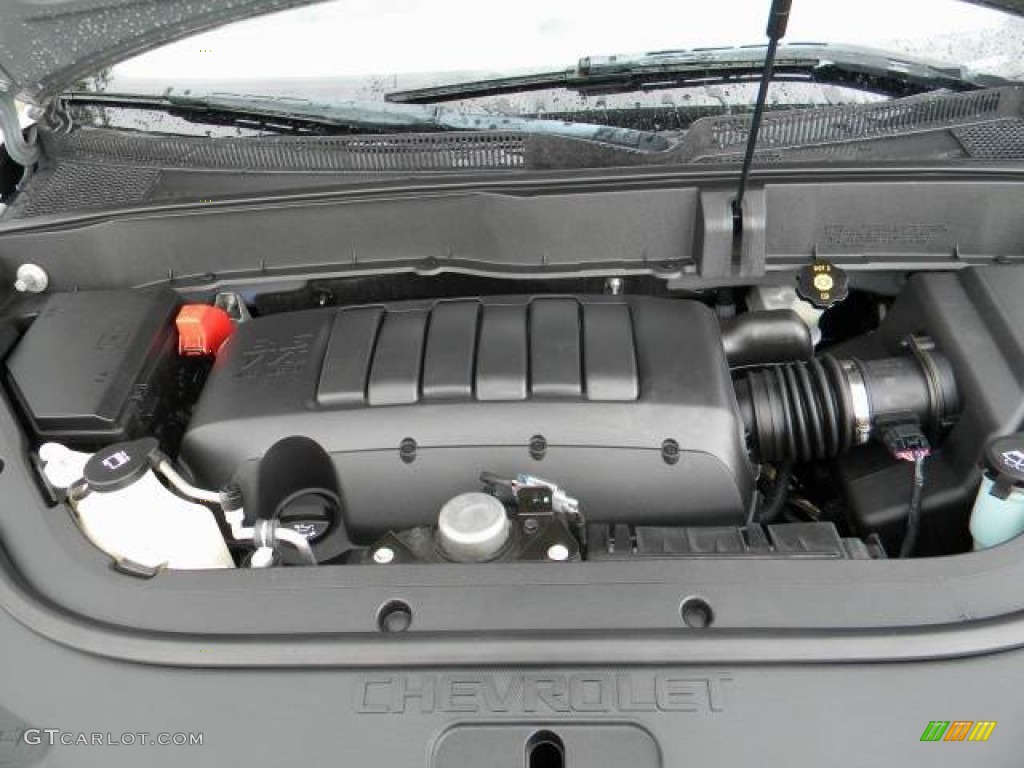 2010 Traverse LS - Silver Ice Metallic / Dark Gray/Light Gray photo #24