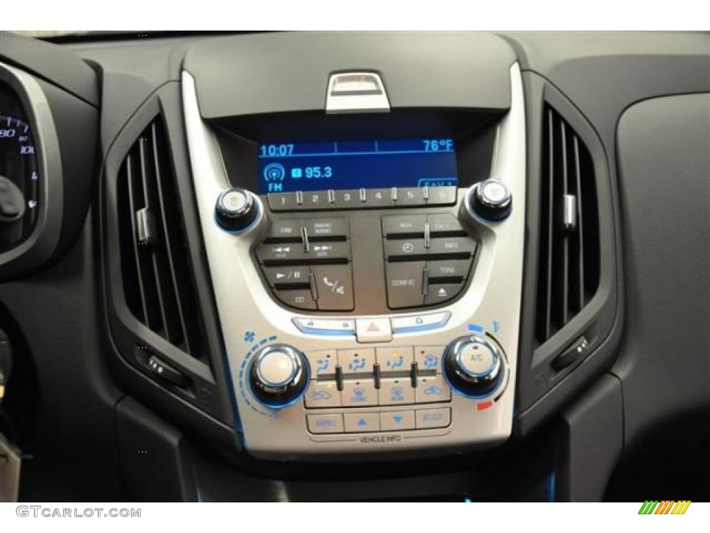 2013 Chevrolet Equinox LS Controls Photo #70033586