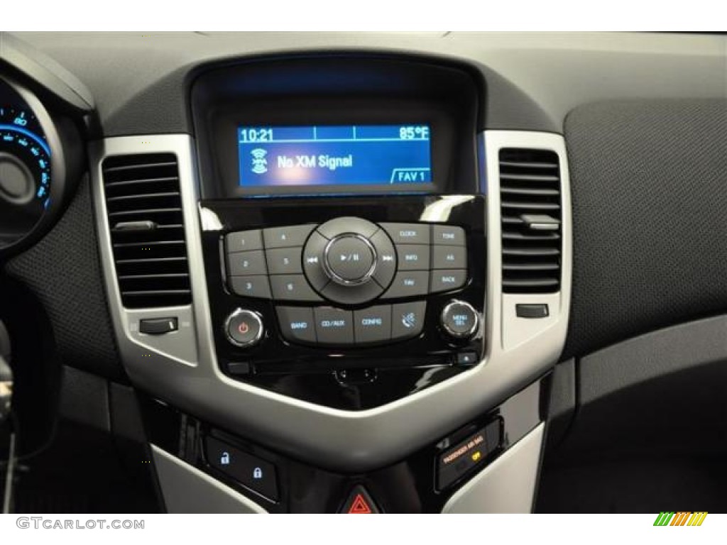 2012 Chevrolet Cruze LT Controls Photo #70033897