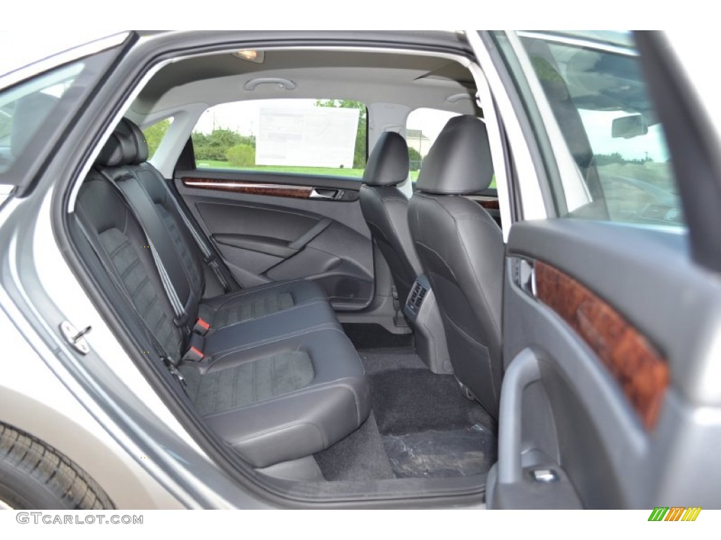 Titan Black Interior 2013 Volkswagen Passat V6 SEL Photo #70035048
