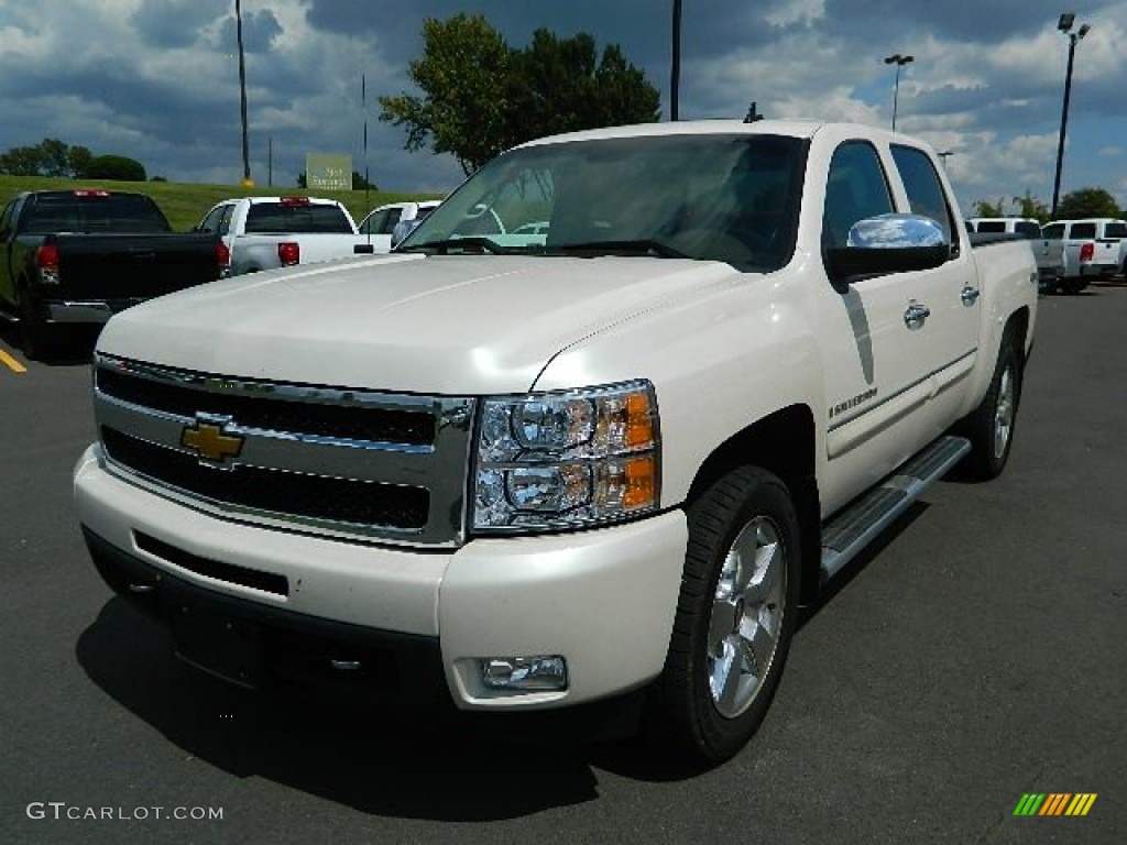 2009 Silverado 1500 LTZ Crew Cab 4x4 - White Diamond Tricoat / Light Cashmere photo #7