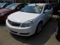 2009 Polar White Saturn Aura XE  photo #2