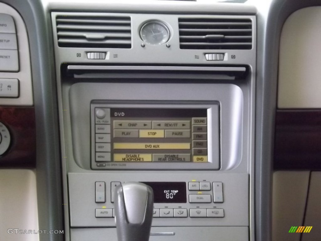 2004 Lincoln Navigator Luxury 4x4 Controls Photo #70043536