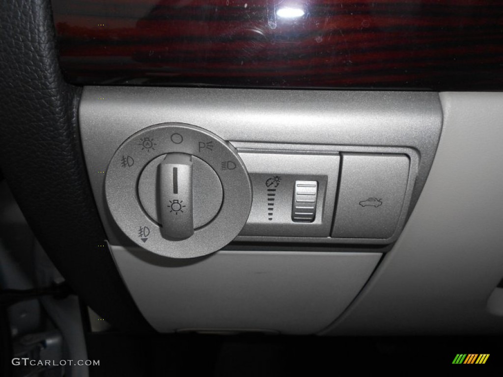 2006 Lincoln Zephyr Standard Zephyr Model Controls Photo #70044374