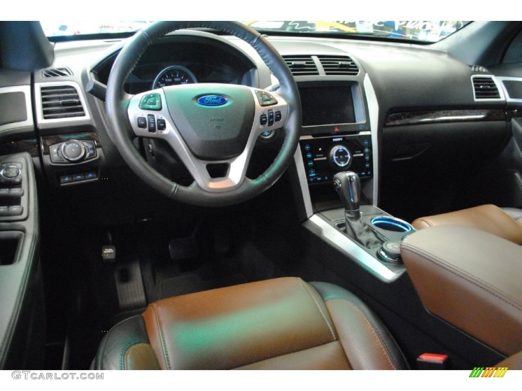 2011 Ford Explorer Limited 4WD Dashboard Photos