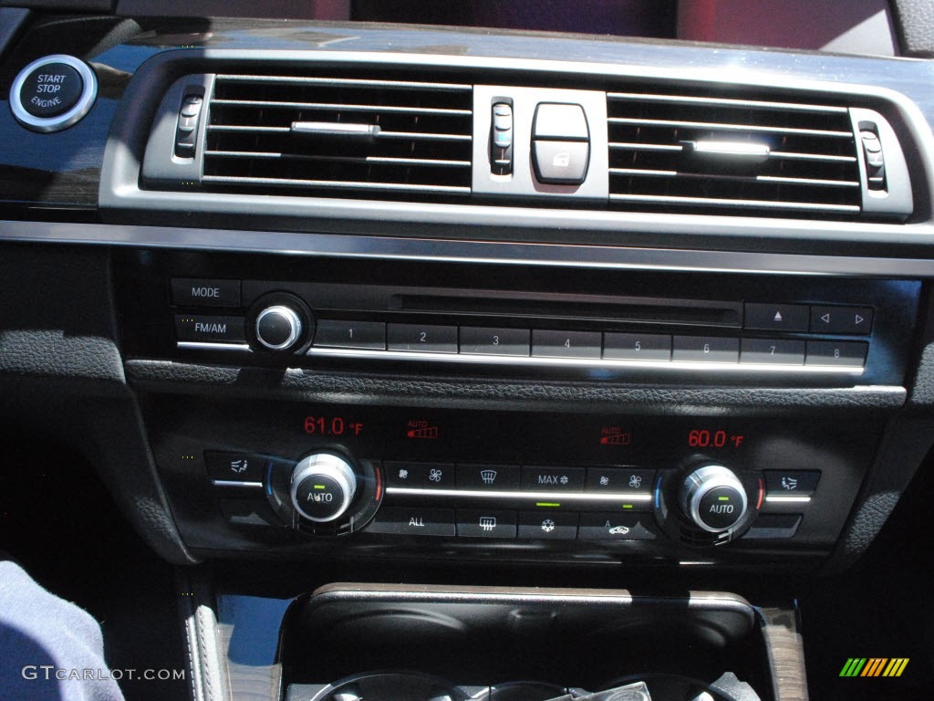 2011 BMW 5 Series 528i Sedan Controls Photo #70048469