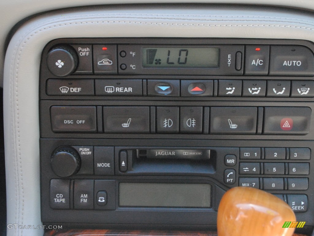 2006 Jaguar XK XK8 Convertible Controls Photo #70049476