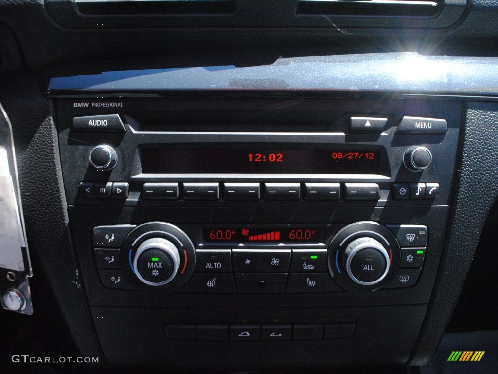2010 BMW 1 Series 135i Convertible Audio System Photos