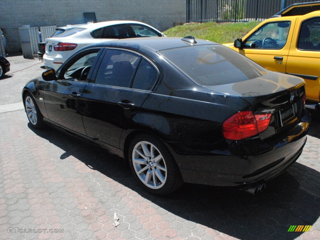 2010 3 Series 328i Sedan - Black Sapphire Metallic / Black photo #4